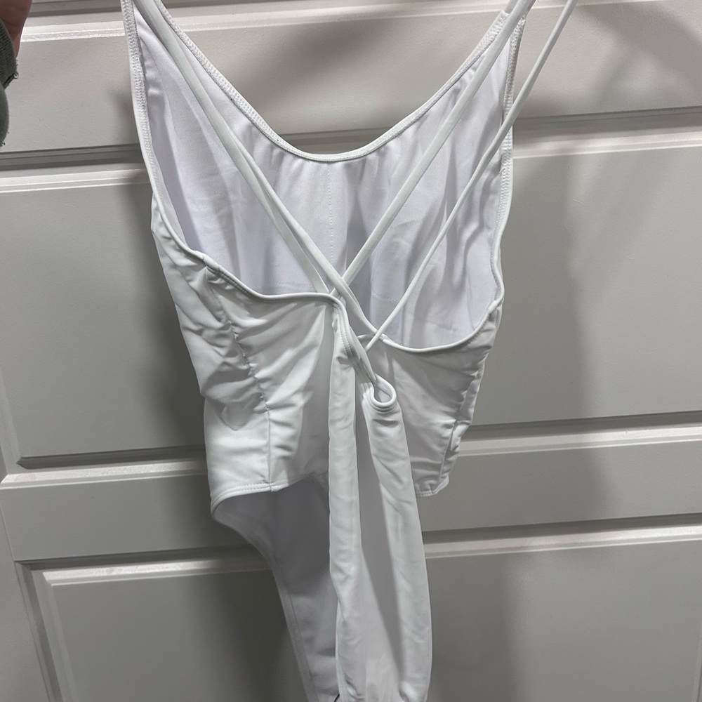 White Bride One piece - Picture 4 of 4